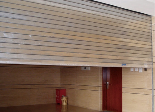 鋼質(zhì)防火卷簾(復(fù)合型)